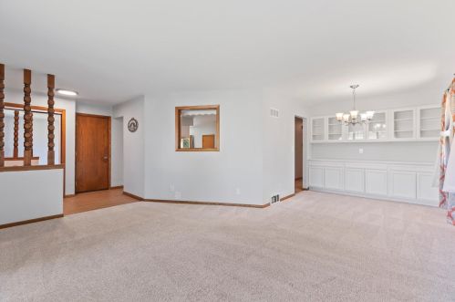 6536 Radburn Ln, Greendale, WI 53129-2843