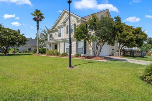 2757 Palmetto Hall Blvd, Mount Pleasant, SC 29466-8092