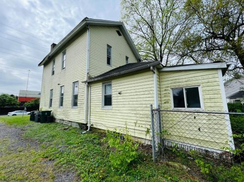 8151 Anthony Wayne Ave, Cincinnati, OH 45216-1441