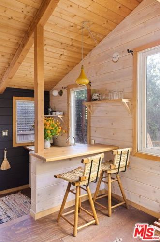 19751 Grand Vw Dr, Topanga CA  90290-3313 exterior