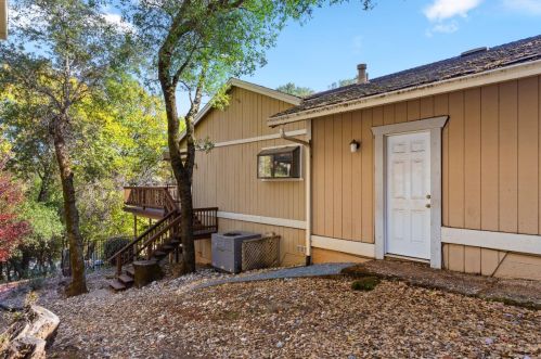 18252 Hummingbird Dr, Lake Wildwood CA  95946-9699 exterior