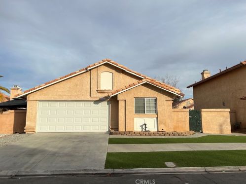 12357 Glenwood Ln, Victorville, CA 92395-9022