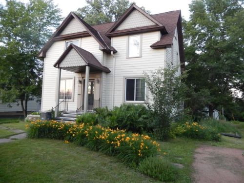420 Franklin St, Stanley, WI 54768-1145