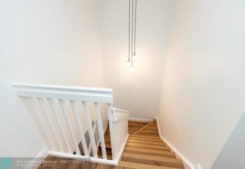 3375 181st Ter, Hollywood FL  33029-1633 exterior