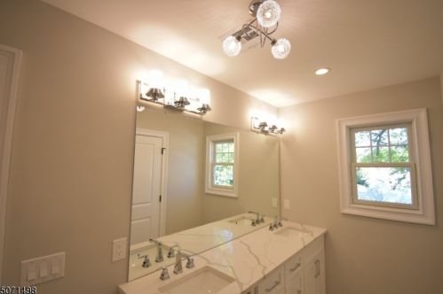 31 Lupine Way, Clark NJ  07066-1822 exterior