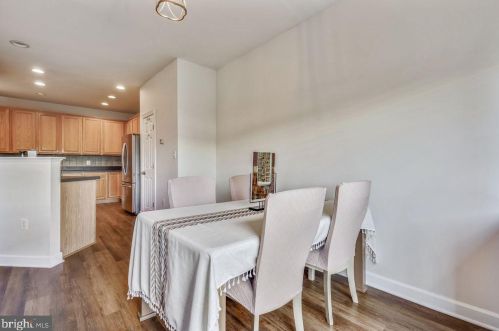 6102 Popes Creek Pl, Haymarket VA  20169-5421 exterior