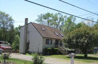 4 Pleasant St, Waterbury CT  06706-1322 exterior