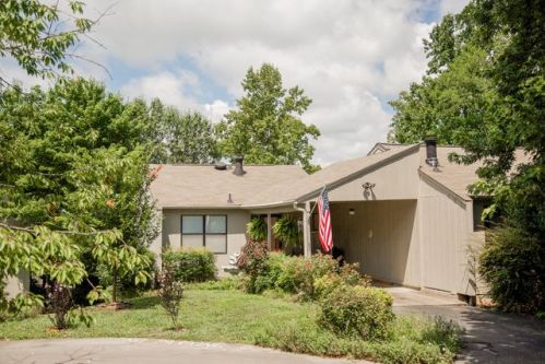 8701 Olde Colony Trl, Knoxville, TN 37923-6232