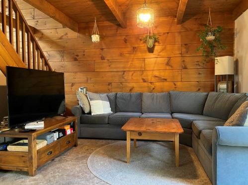 40 Emerald Dr, Hillsboro NH  03244-5021 exterior