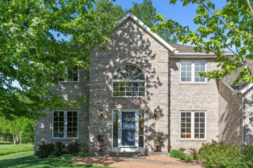 8167 9th St, Saint Paul, MN 55128-5334