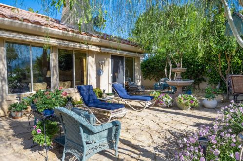 150 Kavenish Dr, Rancho Mirage CA  92270-3228 exterior