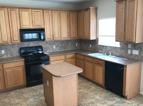 10228 Beard Ave, Austin TX  78748-3960 exterior