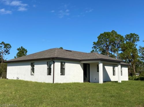1600 Plumosa Ave, Lehigh Acres, FL 33972-6920