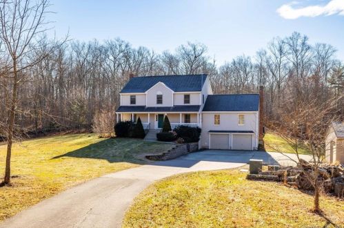 3 Hidden Woods Dr, East Hampton, CT 06447-1270