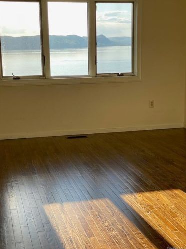 26 Hudson Point Ln, Crotonville NY  10562-5942 exterior