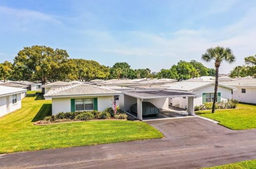 555 Cameo Dr, Lakeland FL  33803-2330 exterior