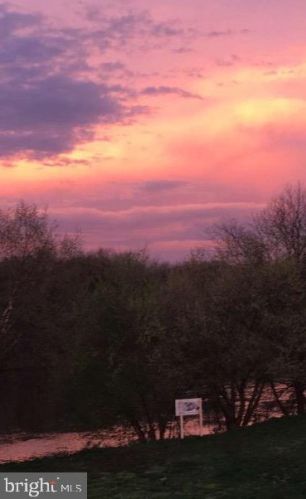 211 Shaw Ct, Fredericksburg VA  22405-2688 exterior