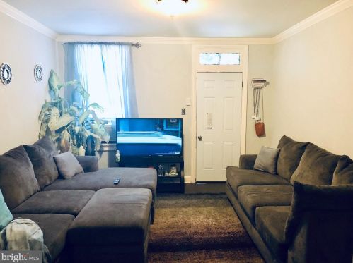 244 2nd St, Harrisburg, PA 17113-2203