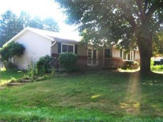 2527 Sue Ln, Akron, OH 44321-2536