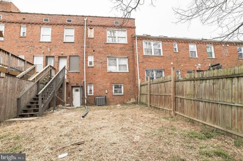 5028 Jay St, Washington, DC 20019-4861
