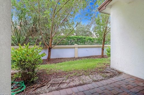 7797 Bristol Cir, Naples FL  34120-0702 exterior