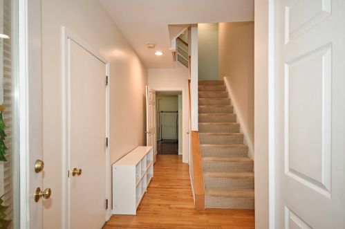 16 Hemingway St, Pittsburgh, PA 15213-1144
