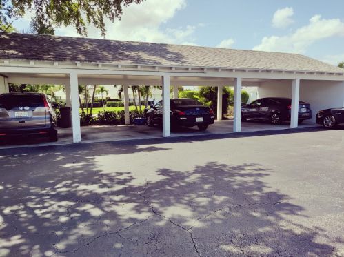 10128 Meridian Way, West Palm Beach, FL 33410-5018