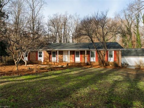 2205 Lynwood Dr, Greensboro, NC 27406-9458