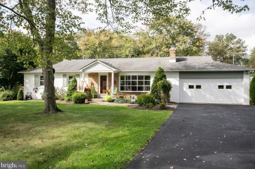 121 Sunset Dr, Lansdale, PA 19446-1732