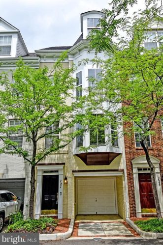 727 Capitol Square Pl, Washington, DC 20024-2414