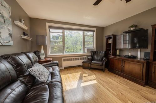 221 Schrade Rd, Briarcliff, NY 10510-1431