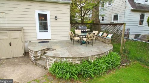 325 Moreland Rd, Willow Grove PA  19090-3507 exterior