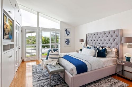 4429 Petit Ave, Van Nuys CA  91436-3211 exterior