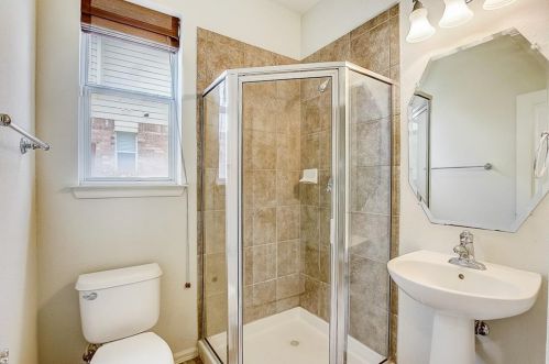 125 Sweet Gum, Uhland TX  78640-5961 exterior