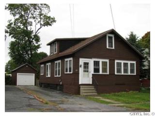 337 Roxford Rd, Syracuse NY  13208-1945 exterior