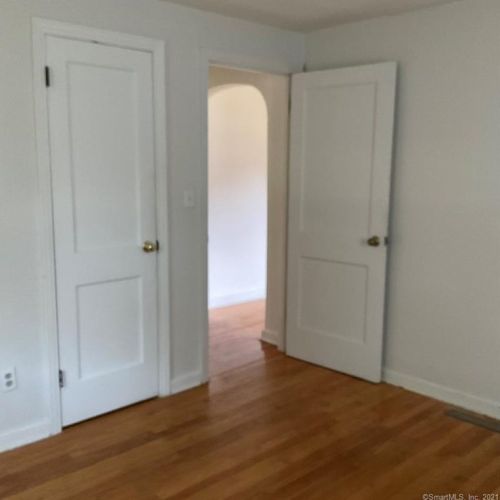 429 Elm St, Windsor Locks CT  06096-1604 exterior