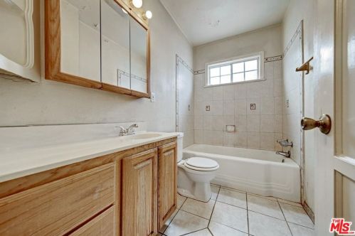 825 Verdugo Rd, Glendale CA  91206-2536 exterior