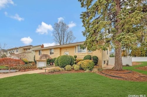 15 Westchester Ave, Muttontown, NY 11753-1416