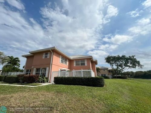 1924 Stratford Way, West Palm Beach, FL 33409-7612