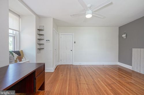 404 Maple Ave, Camden NJ  08109-2021 exterior