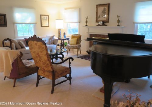9 Prests Mill Rd, Old Bridge NJ  08857-2734 exterior