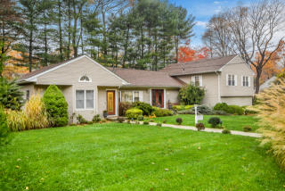 155 Old Lyme Rd, Purchase, NY 10577-1517