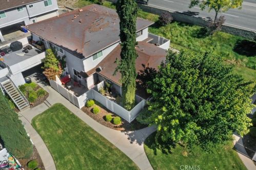 28144 Robin Ave, Santa Clarita CA  91350-2051 exterior