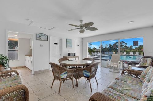 5667 Rattlesnake Hammock Rd, Naples FL  34113-3539 exterior