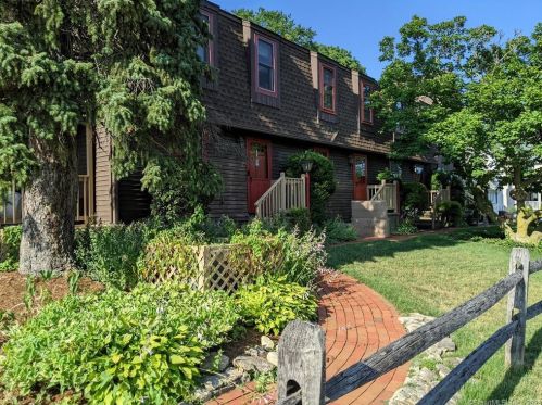 409 Hope St, Stamford, CT 06906-1329