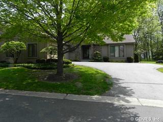 6 Shadow Pines Dr, Penfield, NY 14526-1014