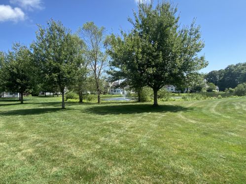 3 Bonwood Dr, Mashpee MA 02649-2875 exterior