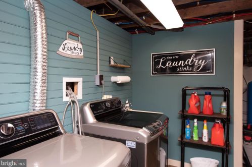 126 Dark Hollow Rd, Pipersville PA  18947-9369 exterior