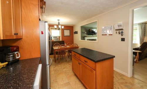 18 Hunter Ct, Goffstown NH  03045-1629 exterior