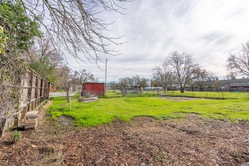 6530 Old Redwood Hwy, Santa Rosa CA  95403-1480 exterior